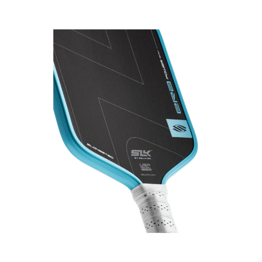 Raquette de pickleball SLK ERA Power Allonge avec surface texturée Raw Spin pour puissance et effet.