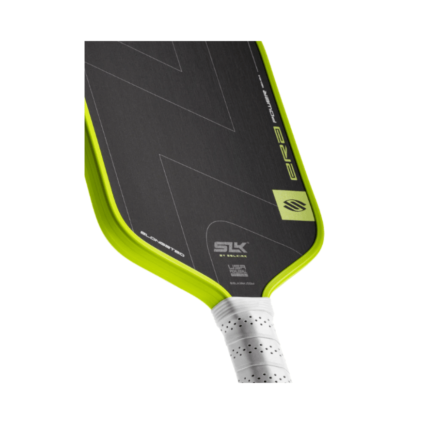 Raquette de pickleball SLK ERA Power Allonge avec surface texturée Raw Spin pour puissance et effet.